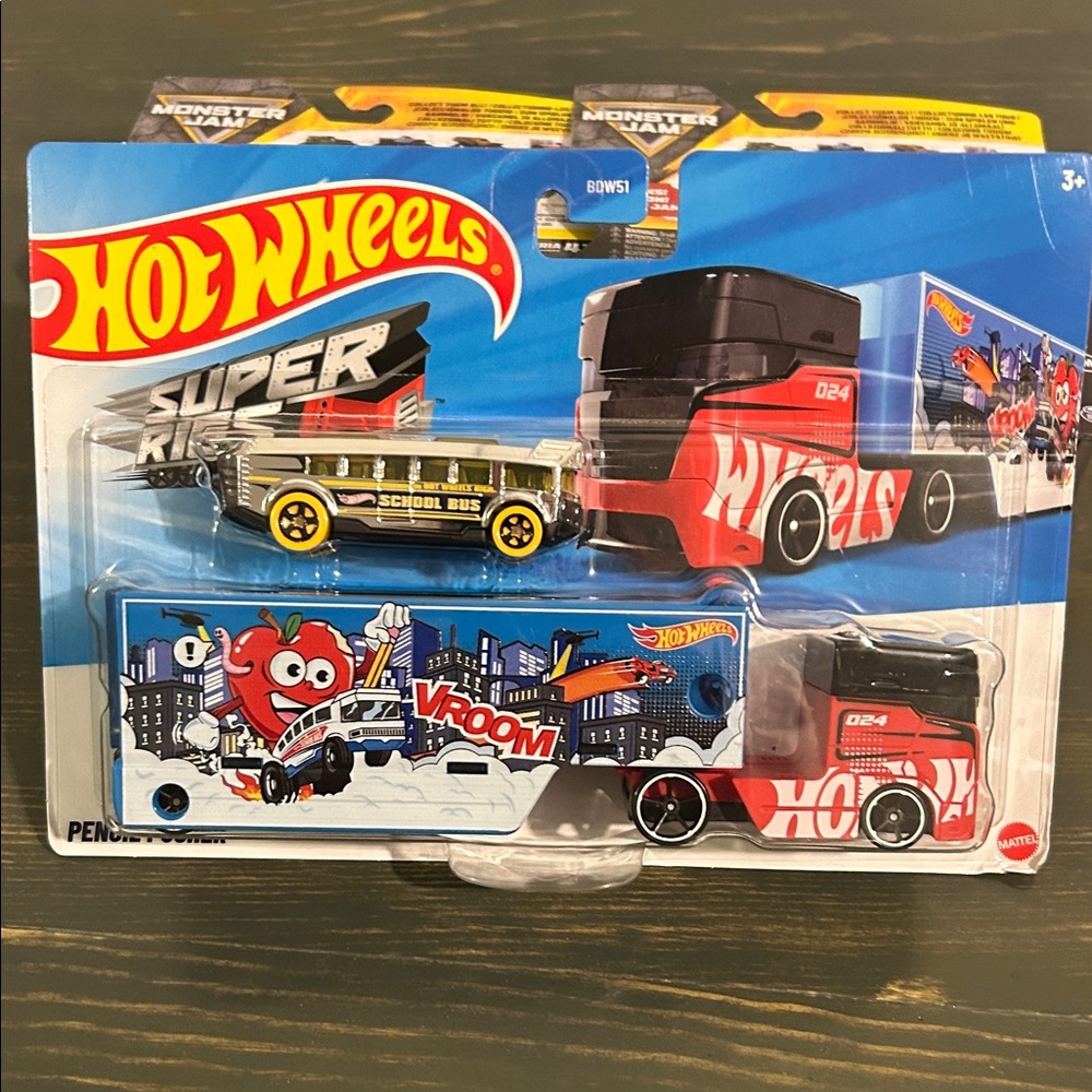 HOT WHEELS SUPER RIGS Super Rig Toy Set - Black and Red